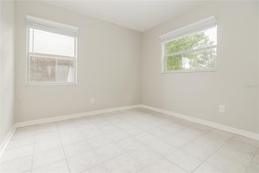 出租: $1,865 (3 贝兹, 1 浴室, 1191 平方英尺)