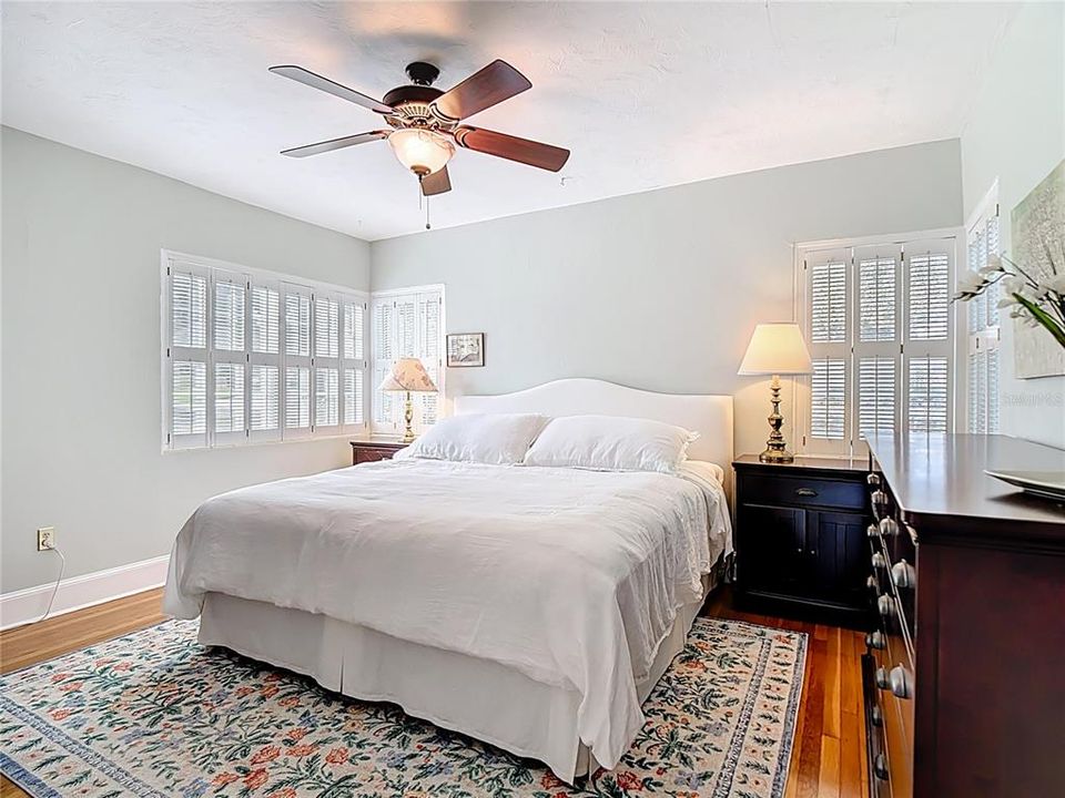 For Sale: $375,000 (3 beds, 2 baths, 1569 Square Feet)