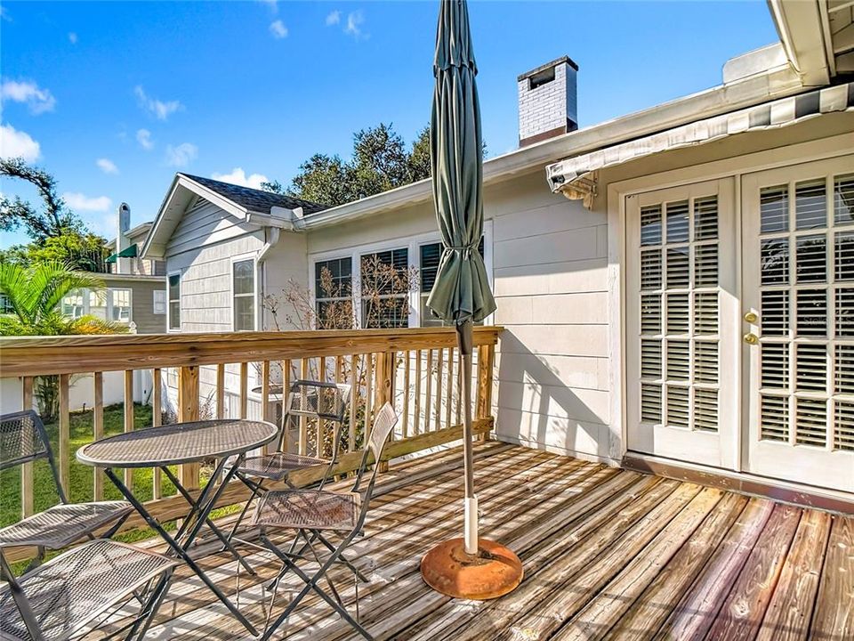 For Sale: $375,000 (3 beds, 2 baths, 1569 Square Feet)