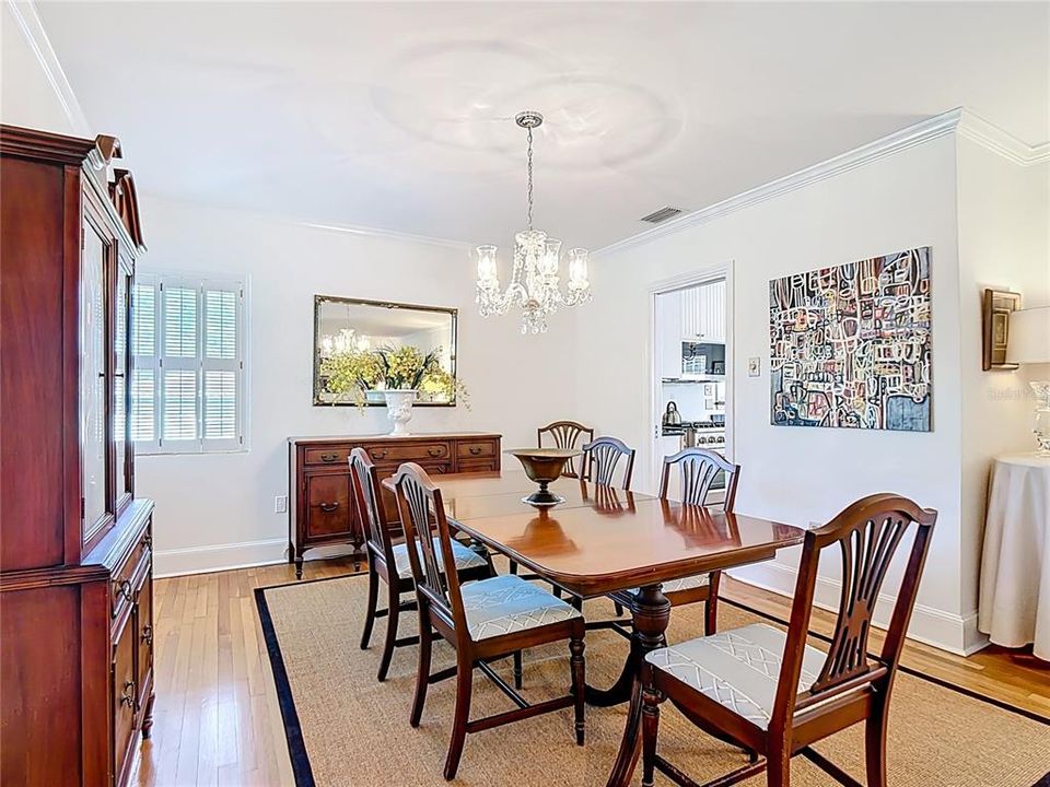 For Sale: $375,000 (3 beds, 2 baths, 1569 Square Feet)