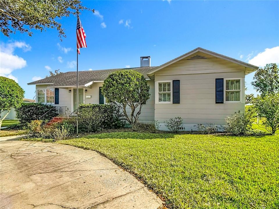 For Sale: $375,000 (3 beds, 2 baths, 1569 Square Feet)