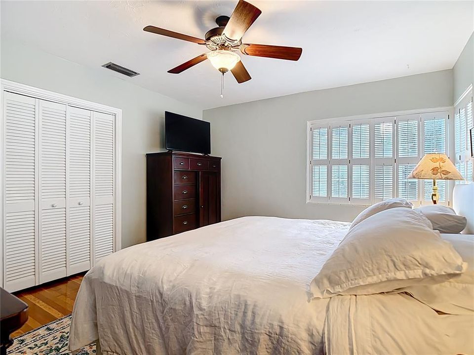 For Sale: $375,000 (3 beds, 2 baths, 1569 Square Feet)