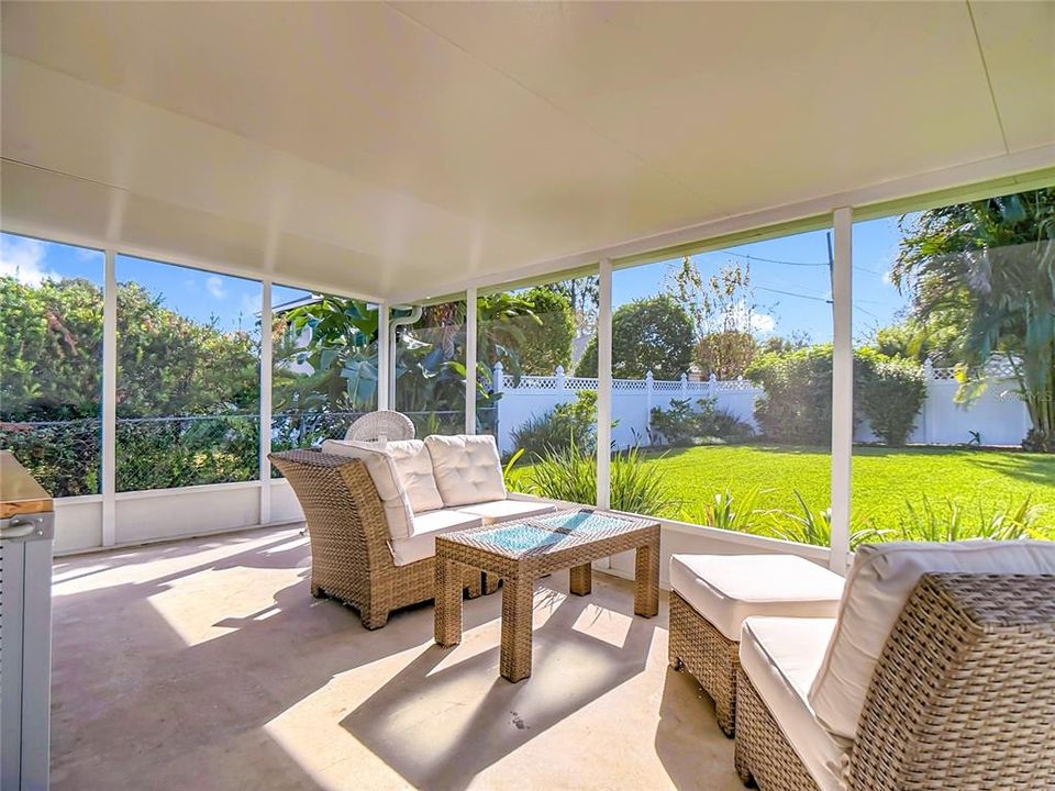 For Sale: $375,000 (3 beds, 2 baths, 1569 Square Feet)