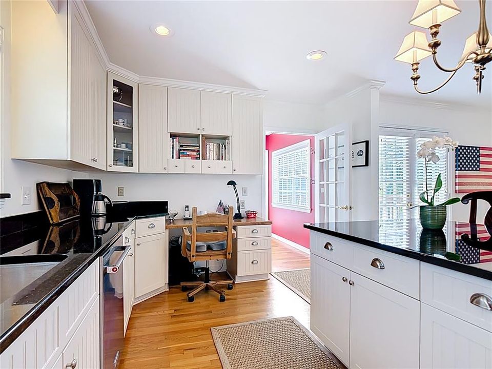 For Sale: $375,000 (3 beds, 2 baths, 1569 Square Feet)