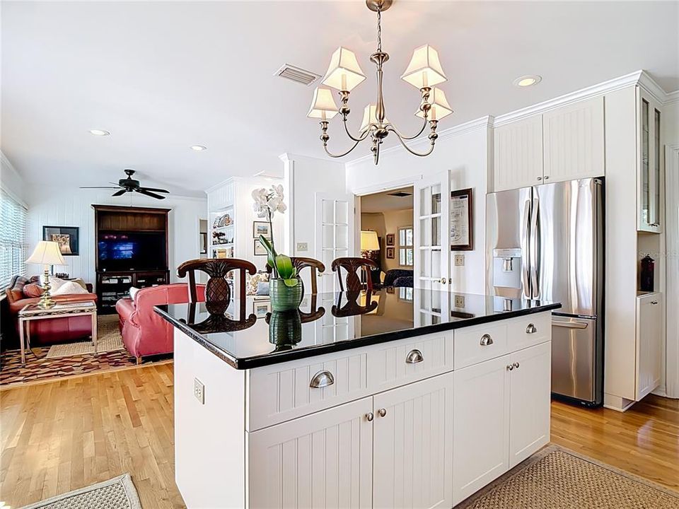 For Sale: $375,000 (3 beds, 2 baths, 1569 Square Feet)