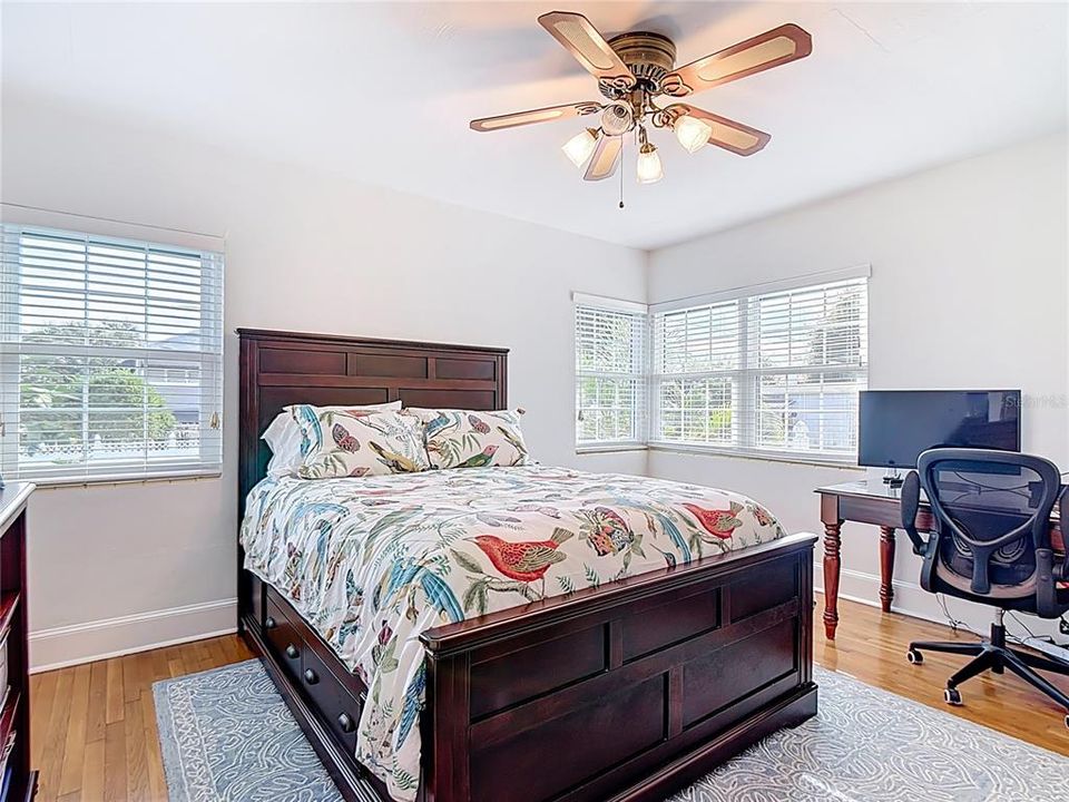 For Sale: $375,000 (3 beds, 2 baths, 1569 Square Feet)