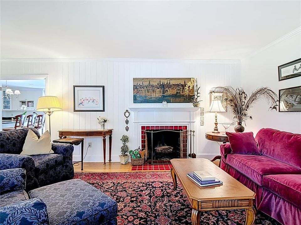 For Sale: $375,000 (3 beds, 2 baths, 1569 Square Feet)