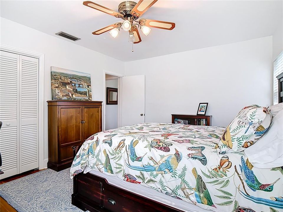 For Sale: $375,000 (3 beds, 2 baths, 1569 Square Feet)