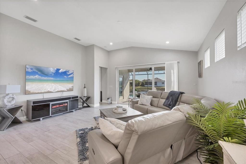 待售: $999,900 (3 贝兹, 3 浴室, 2182 平方英尺)