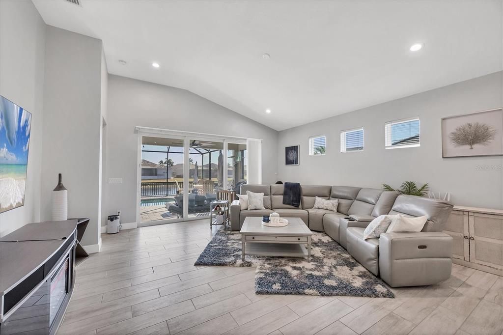 待售: $999,900 (3 贝兹, 3 浴室, 2182 平方英尺)