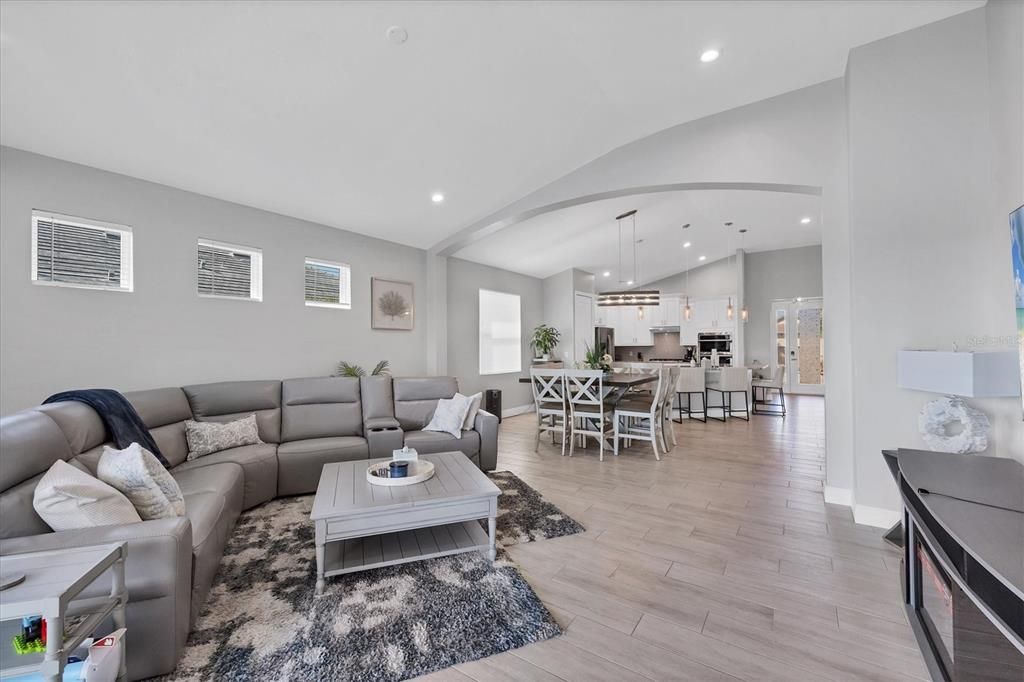 待售: $999,900 (3 贝兹, 3 浴室, 2182 平方英尺)