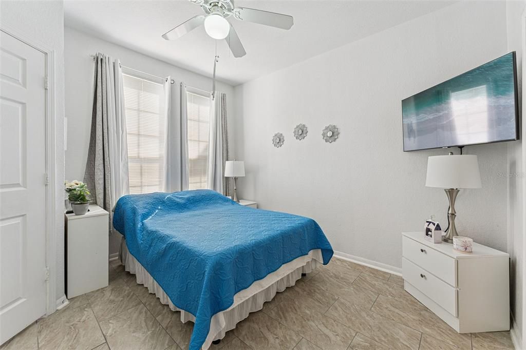 For Sale: $175,000 (1 beds, 1 baths, 495 Square Feet)