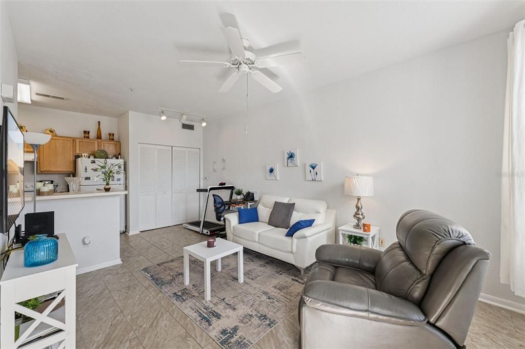 For Sale: $175,000 (1 beds, 1 baths, 495 Square Feet)