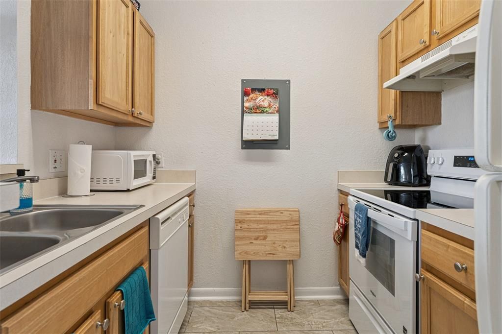 For Sale: $175,000 (1 beds, 1 baths, 495 Square Feet)