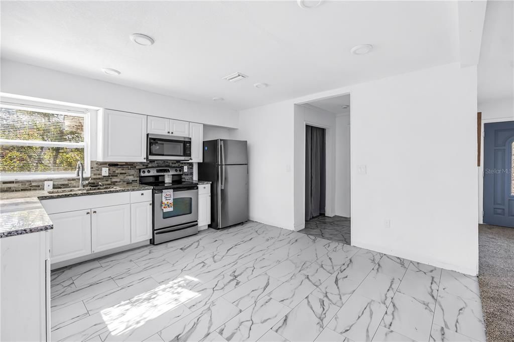 待售: $420,000 (3 贝兹, 2 浴室, 1440 平方英尺)