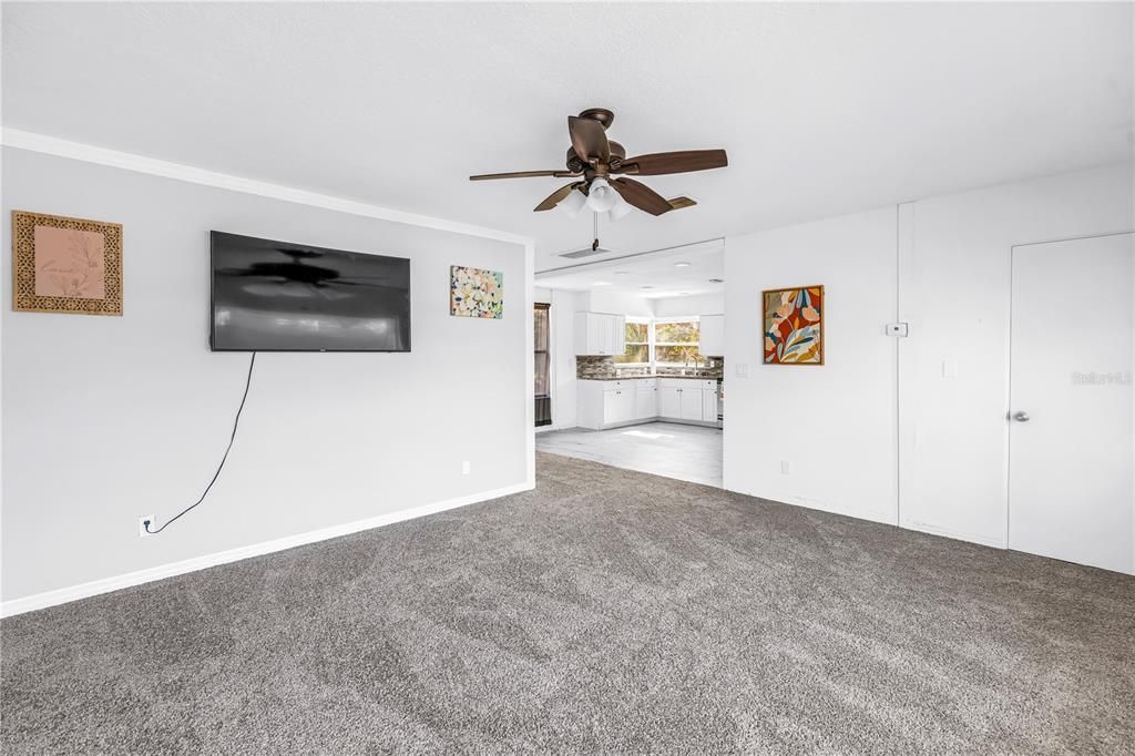 待售: $420,000 (3 贝兹, 2 浴室, 1440 平方英尺)