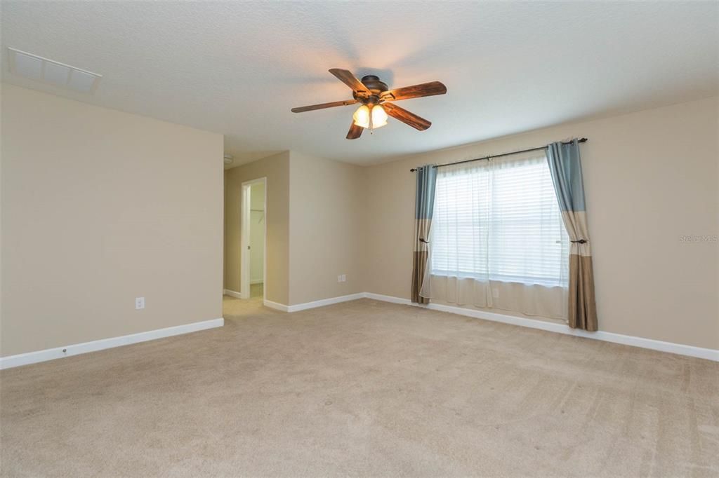 For Rent: $3,100 (4 beds, 3 baths, 3163 Square Feet)