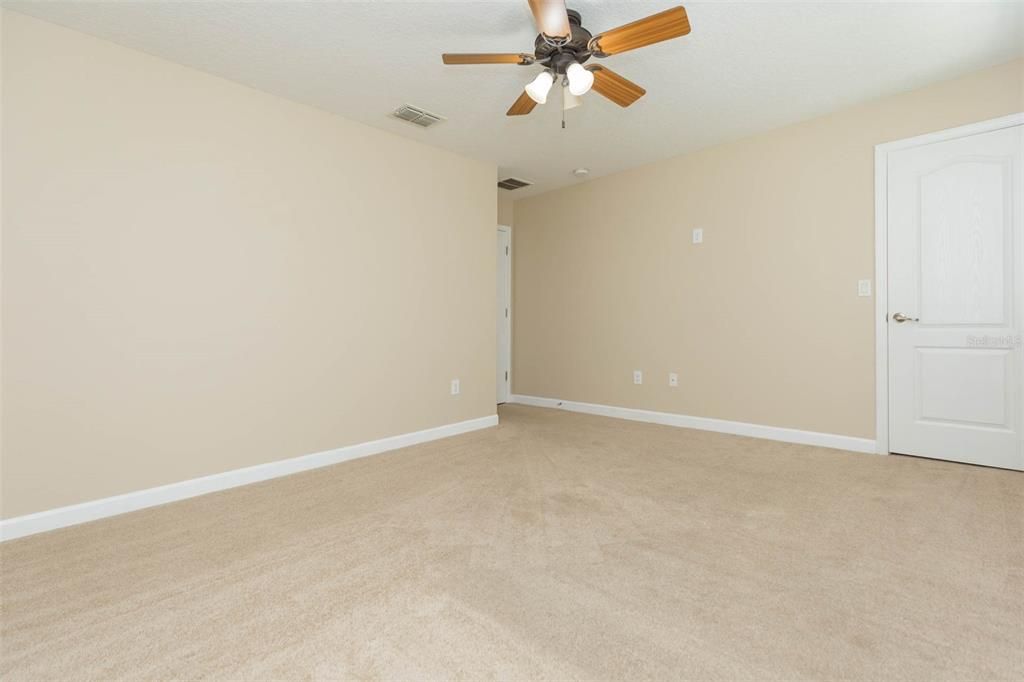 For Rent: $3,100 (4 beds, 3 baths, 3163 Square Feet)