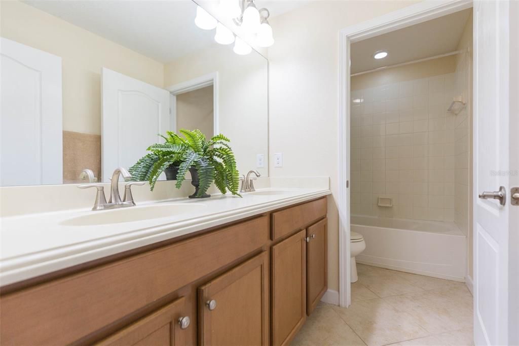 For Rent: $3,100 (4 beds, 3 baths, 3163 Square Feet)