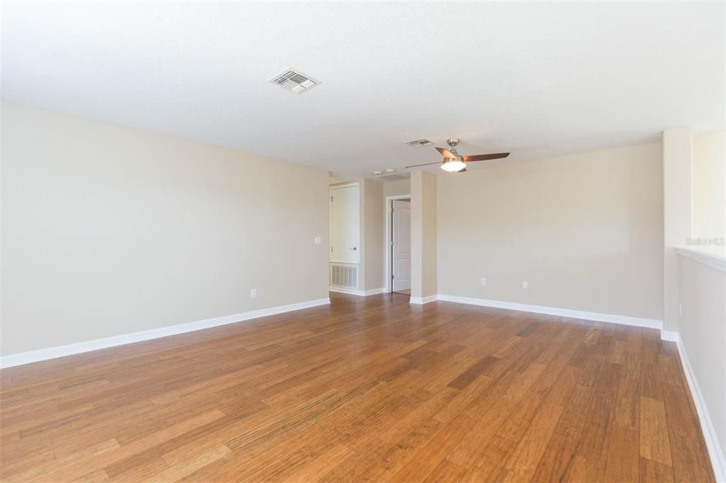 For Rent: $3,100 (4 beds, 3 baths, 3163 Square Feet)