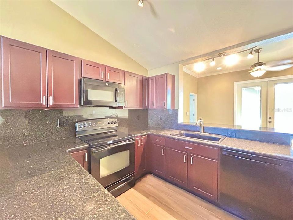 出租: $1,700 (3 贝兹, 2 浴室, 1254 平方英尺)