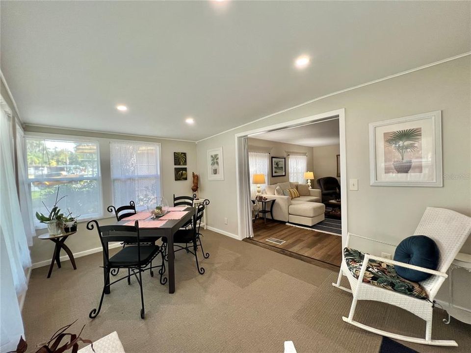 待售: $129,500 (2 贝兹, 2 浴室, 1014 平方英尺)