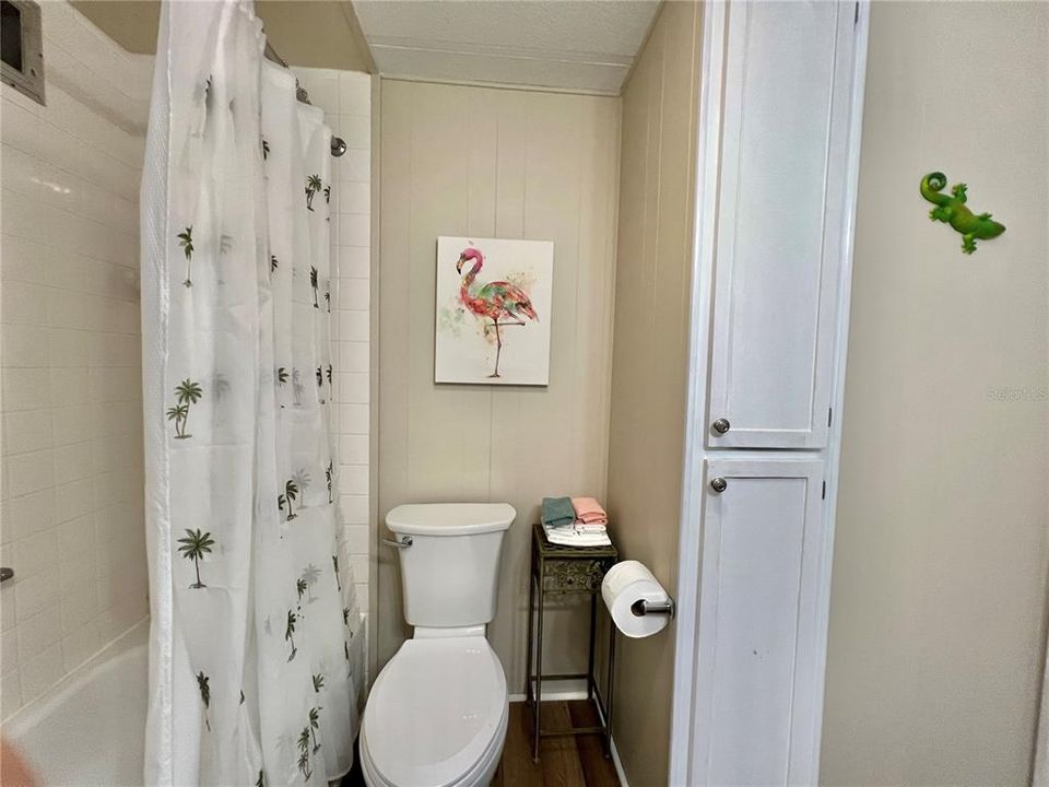 待售: $129,500 (2 贝兹, 2 浴室, 1014 平方英尺)