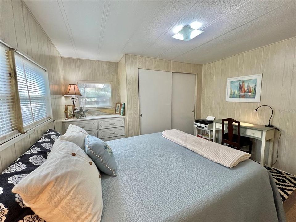 待售: $129,500 (2 贝兹, 2 浴室, 1014 平方英尺)