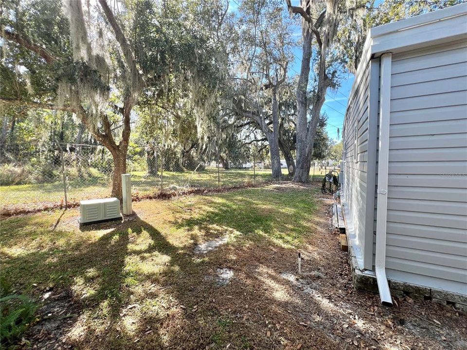 待售: $129,500 (2 贝兹, 2 浴室, 1014 平方英尺)