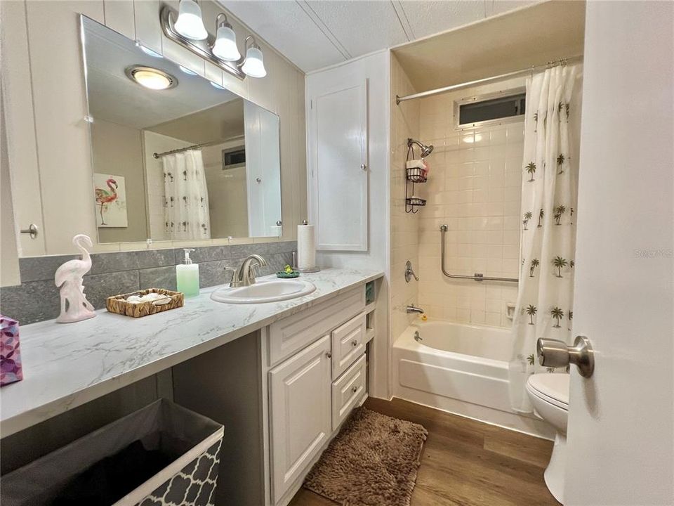 待售: $129,500 (2 贝兹, 2 浴室, 1014 平方英尺)