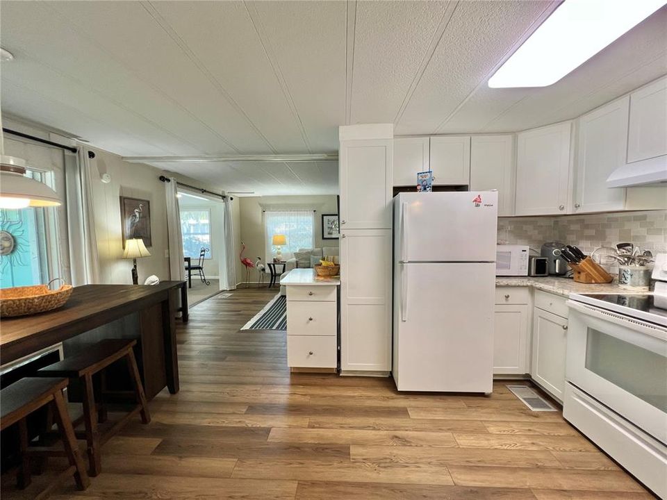 待售: $129,500 (2 贝兹, 2 浴室, 1014 平方英尺)