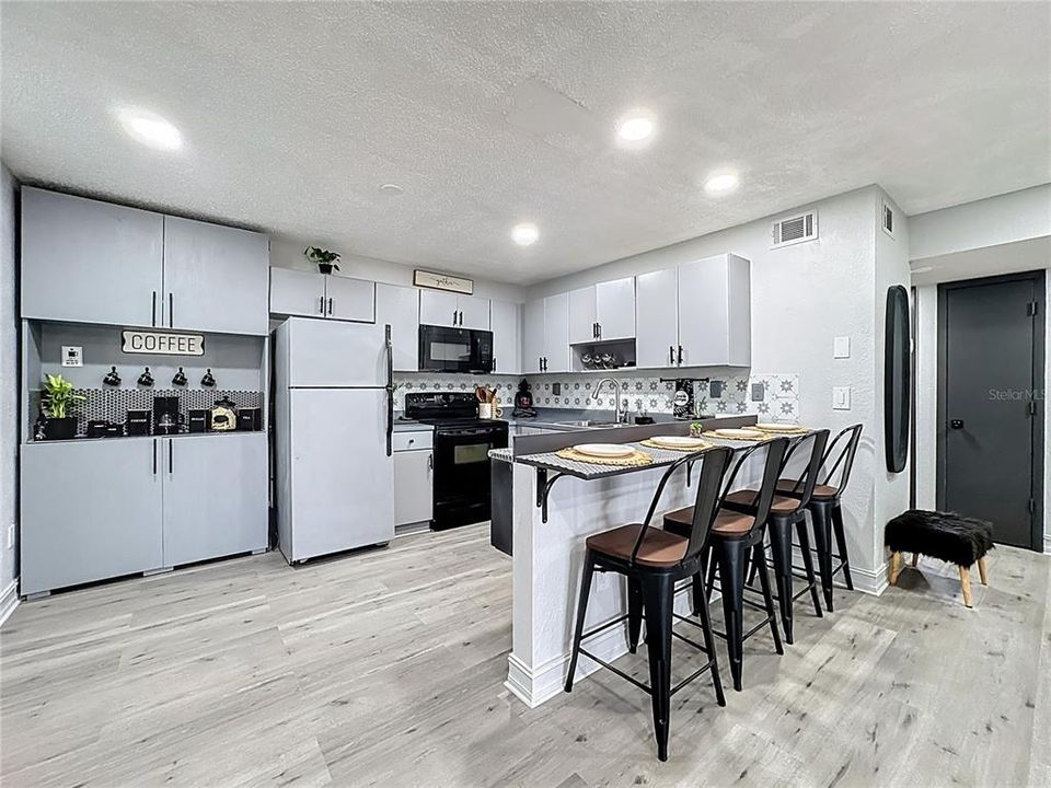 В аренду: $1,650 (2 спален, 1 ванн, 800 Квадратных фут)