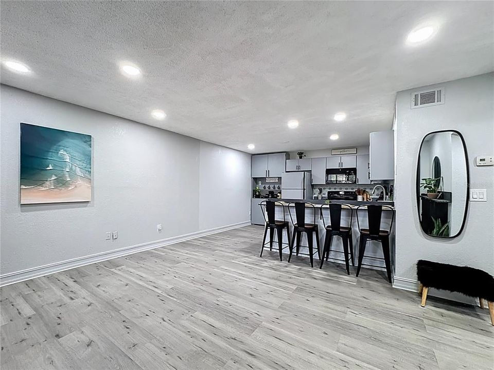 В аренду: $1,650 (2 спален, 1 ванн, 800 Квадратных фут)