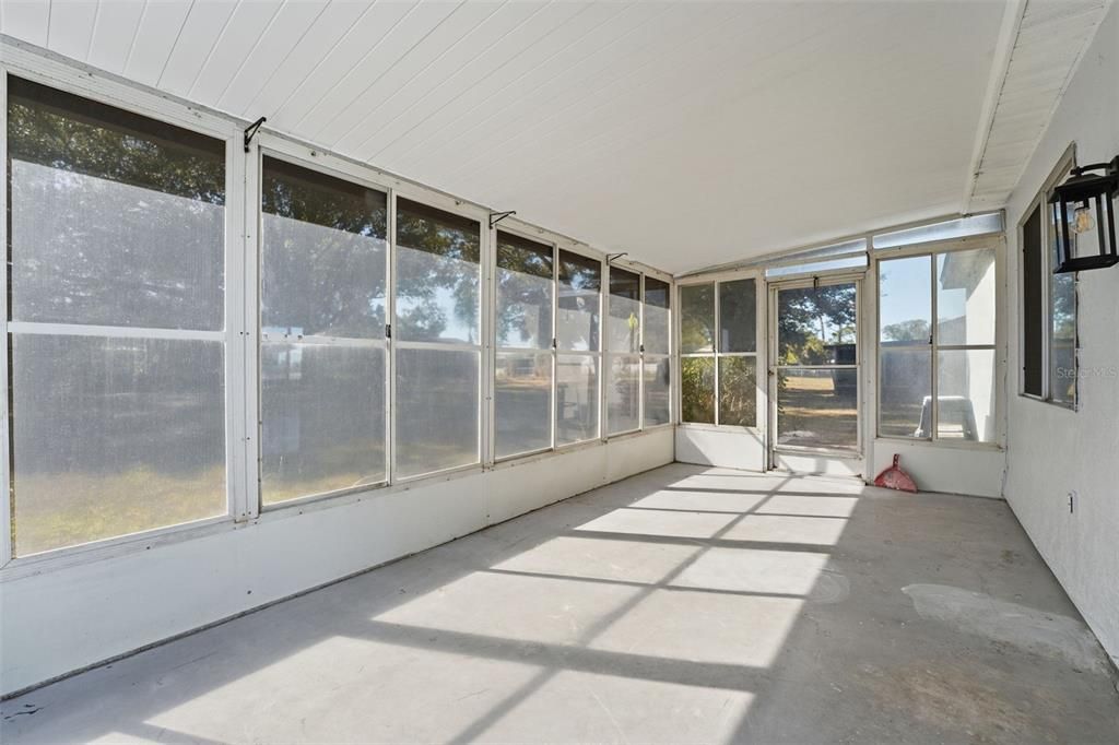 待售: $225,000 (2 贝兹, 2 浴室, 992 平方英尺)