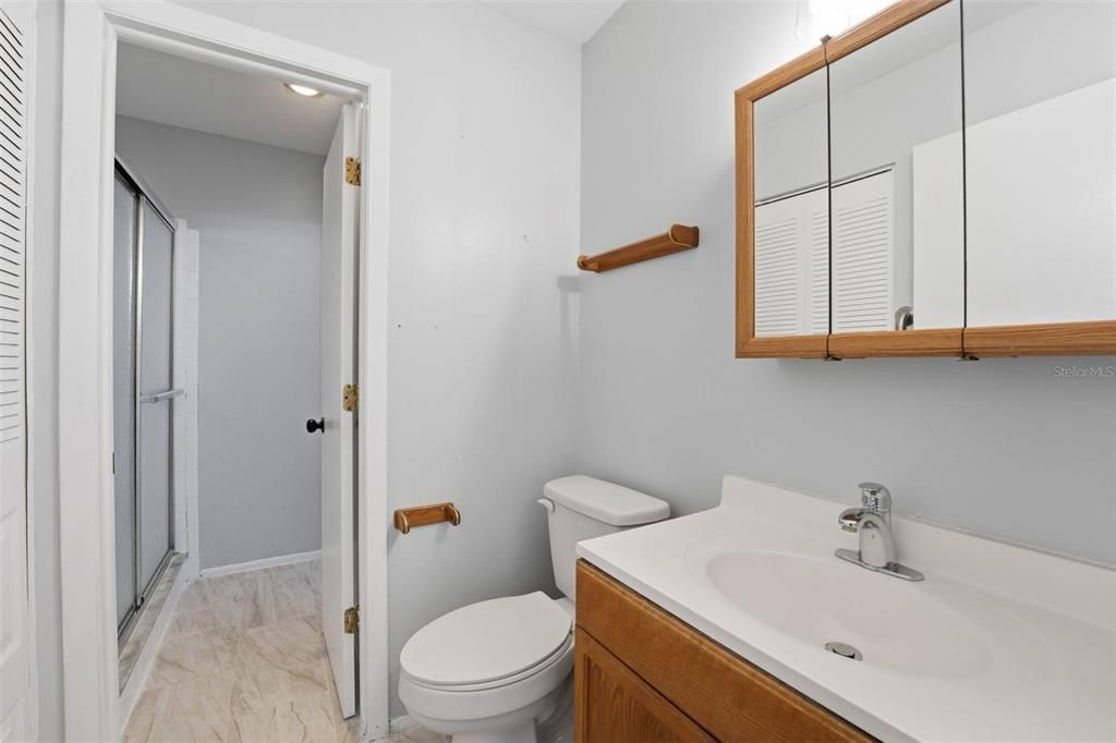 待售: $225,000 (2 贝兹, 2 浴室, 992 平方英尺)