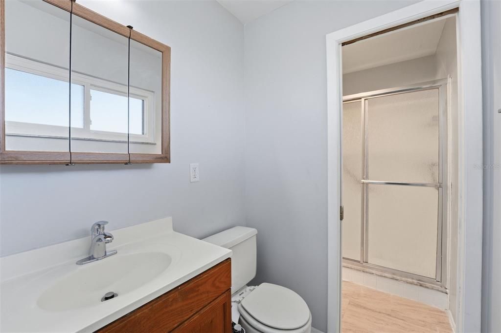 待售: $225,000 (2 贝兹, 2 浴室, 992 平方英尺)