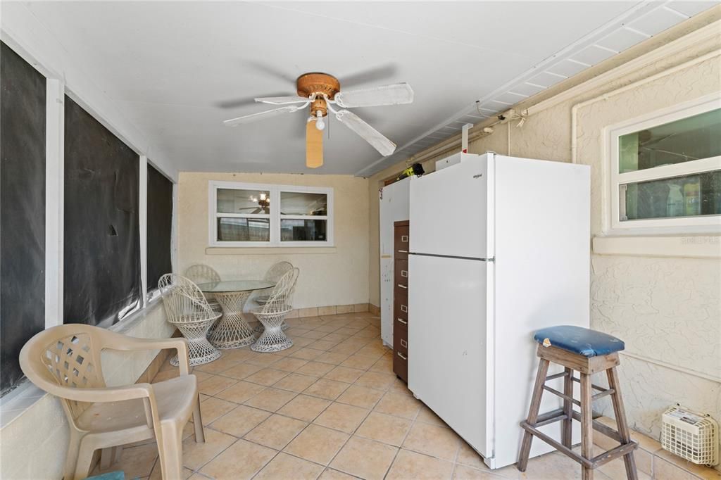 На продажу: $365,000 (2 спален, 1 ванн, 1176 Квадратных фут)