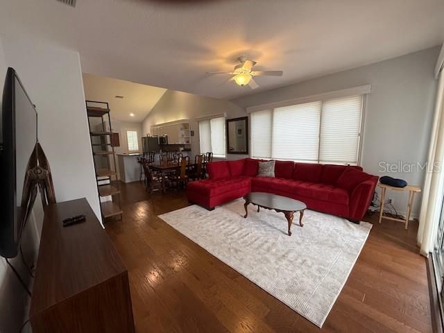 En Renta: $4,500 (3 camas, 3 baños, 1736 Pies cuadrados)