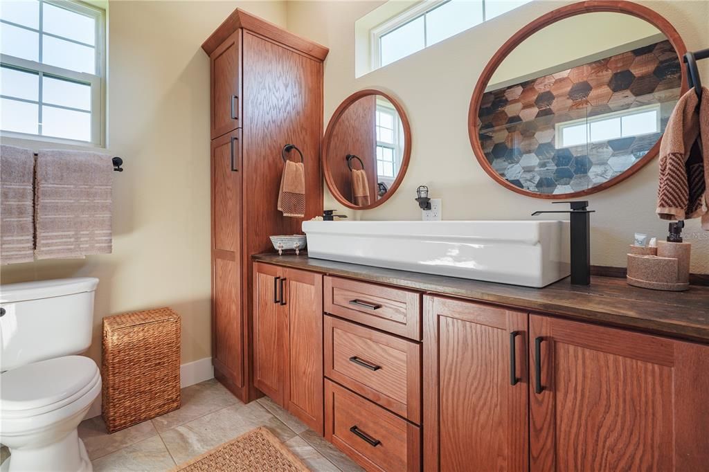 For Sale: $950,000 (5 beds, 4 baths, 3644 Square Feet)