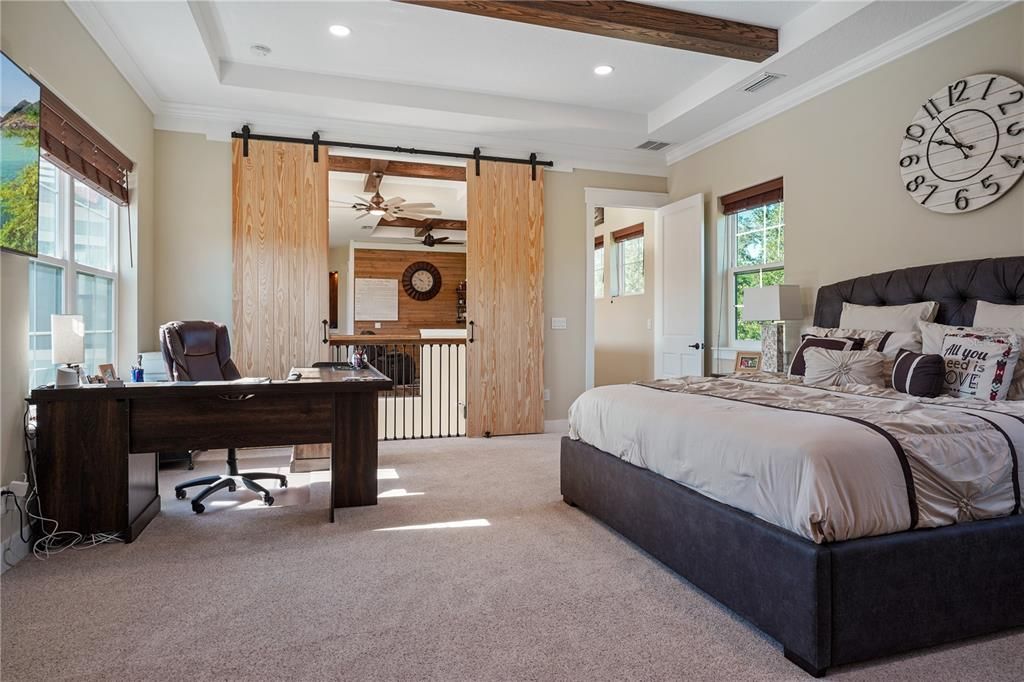 For Sale: $950,000 (5 beds, 4 baths, 3644 Square Feet)