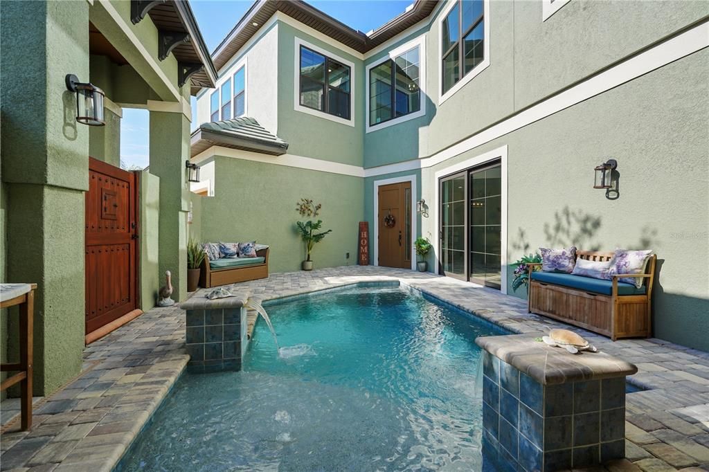 For Sale: $950,000 (5 beds, 4 baths, 3644 Square Feet)