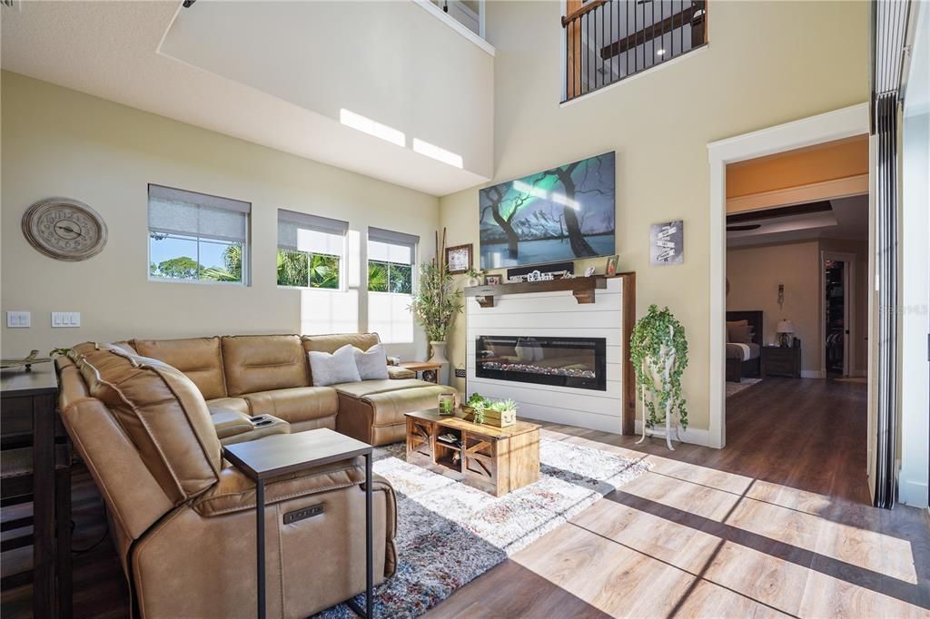 For Sale: $950,000 (5 beds, 4 baths, 3644 Square Feet)