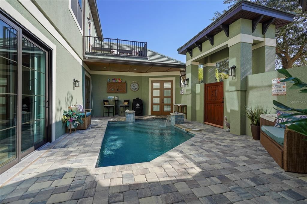 For Sale: $950,000 (5 beds, 4 baths, 3644 Square Feet)