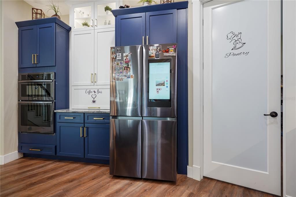 For Sale: $950,000 (5 beds, 4 baths, 3644 Square Feet)