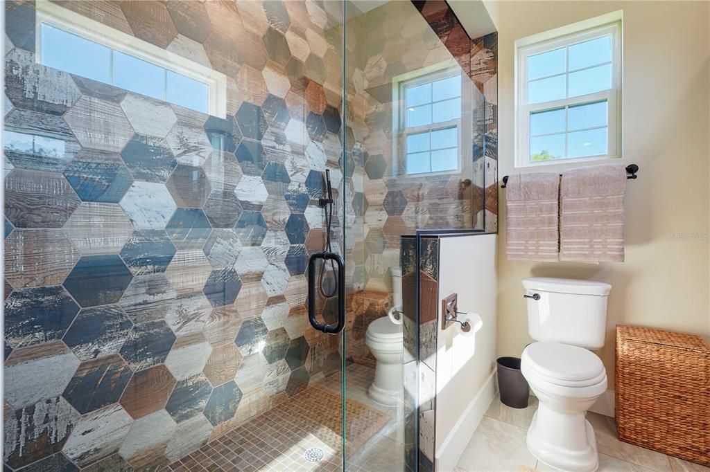 For Sale: $950,000 (5 beds, 4 baths, 3644 Square Feet)