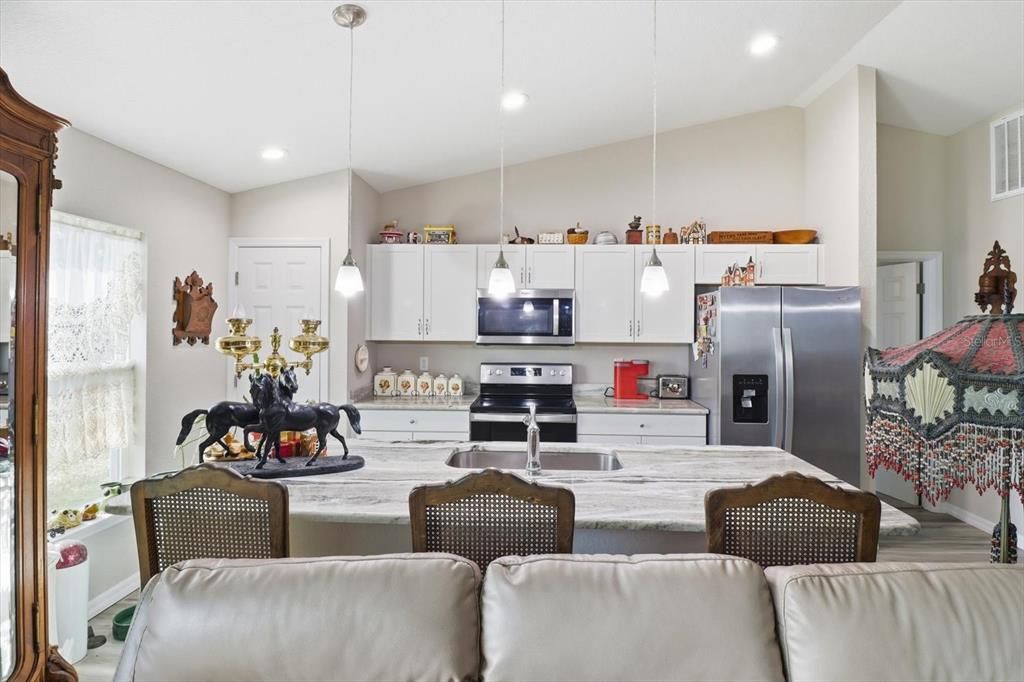 For Sale: $339,500 (3 beds, 2 baths, 1667 Square Feet)