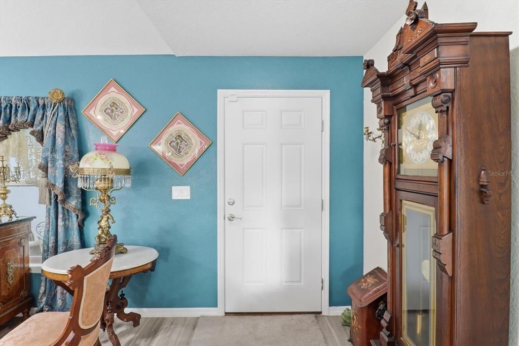 For Sale: $339,500 (3 beds, 2 baths, 1667 Square Feet)