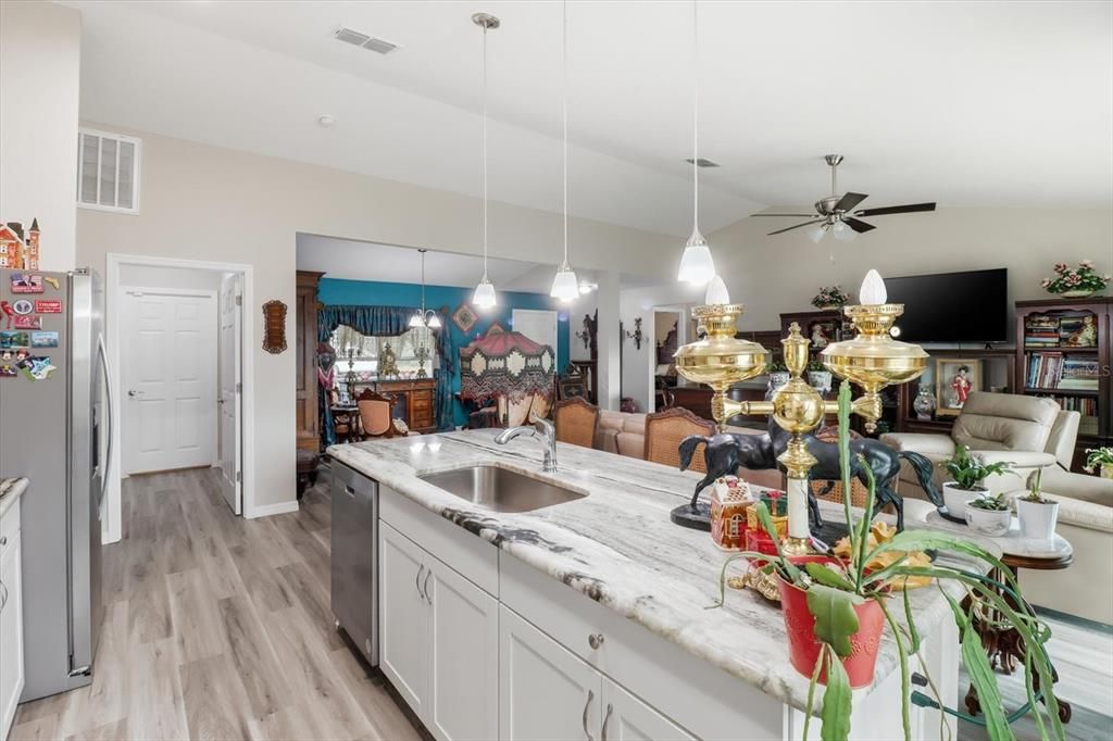 For Sale: $339,500 (3 beds, 2 baths, 1667 Square Feet)