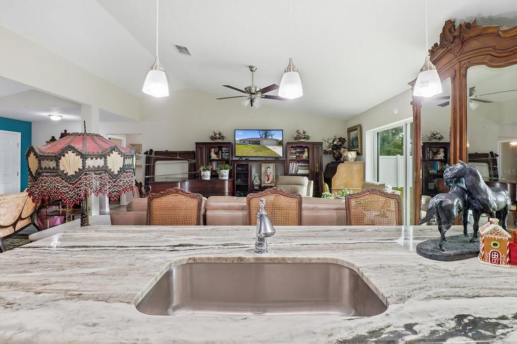 For Sale: $339,500 (3 beds, 2 baths, 1667 Square Feet)