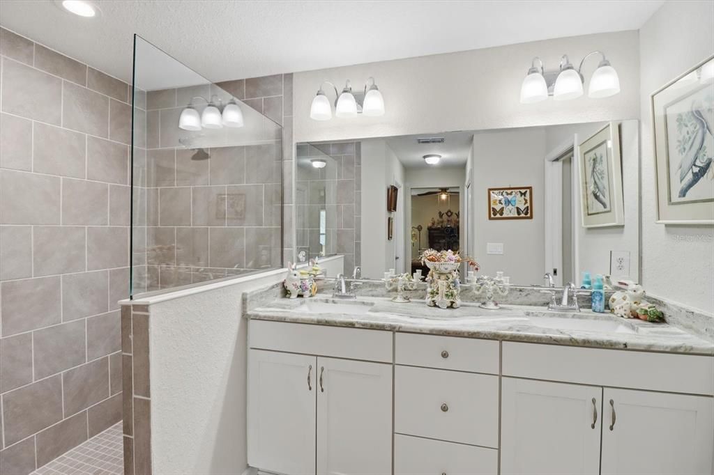 For Sale: $339,500 (3 beds, 2 baths, 1667 Square Feet)